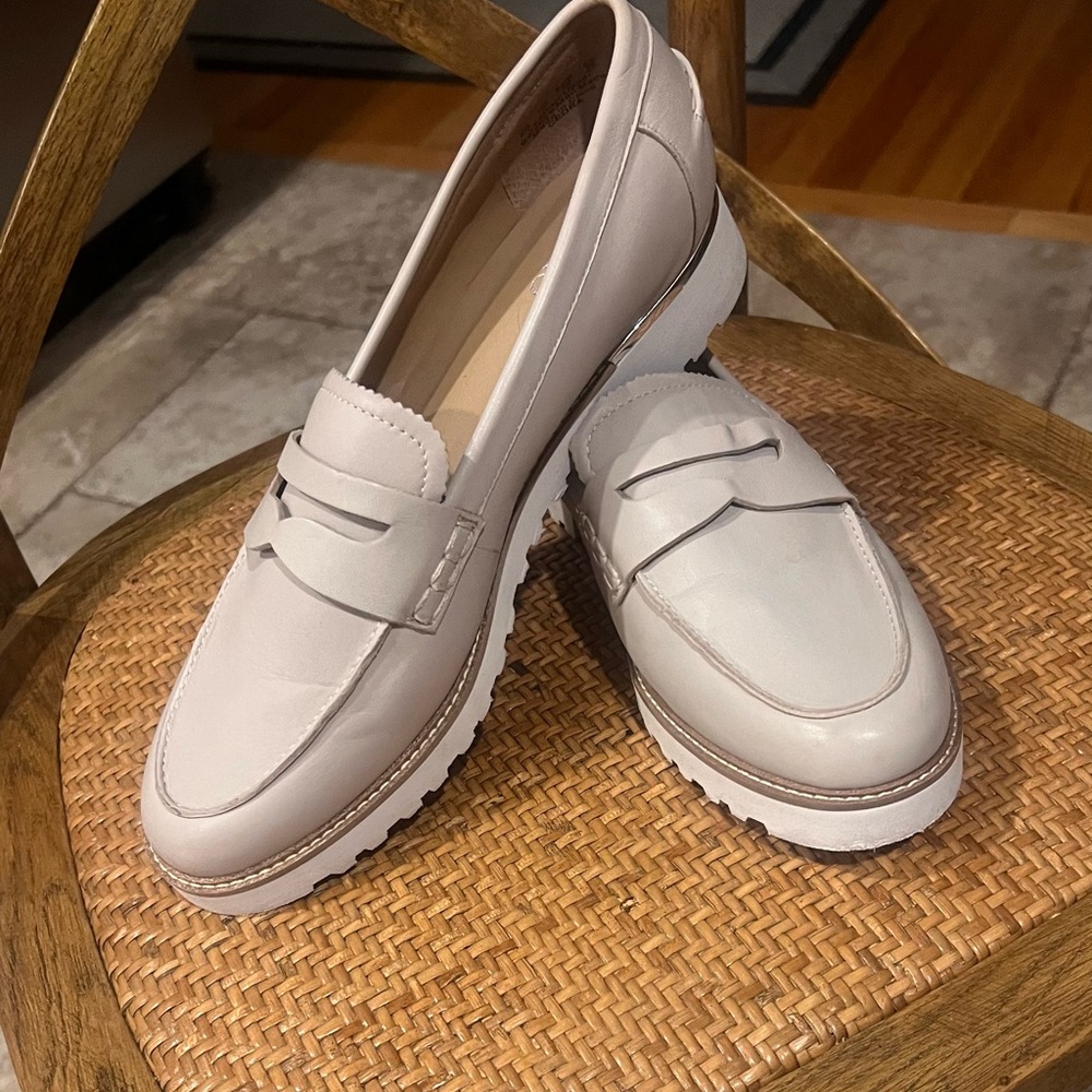 FRANCO SARTO CEDRA LOAFERS SIZE 9.